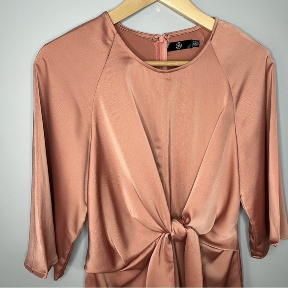 Missguided Front Tie Kimono Sleeve Faux Silk Blush Pink Playsuit Romper Size 4 - Picture 6 of 16